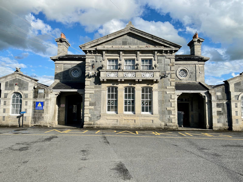 Bagenalstown Train Station