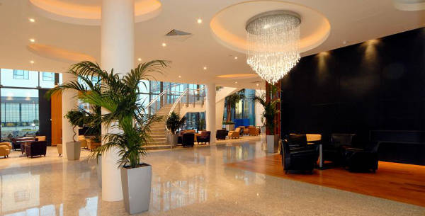 Whites Hotel